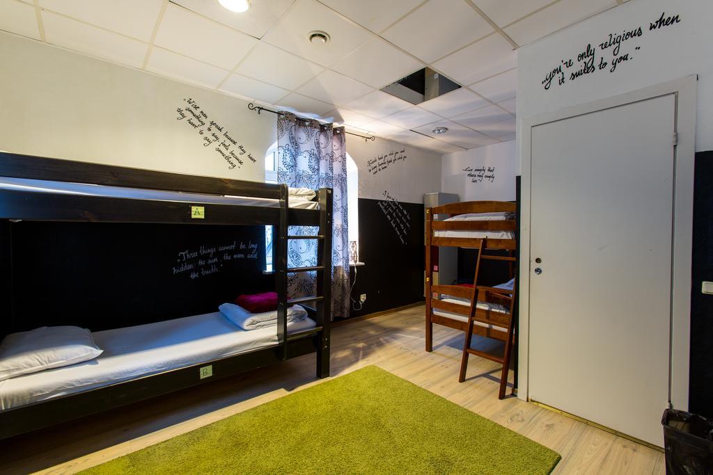 The Monk'S Bunk Vandrarhem Tallinn Rum bild