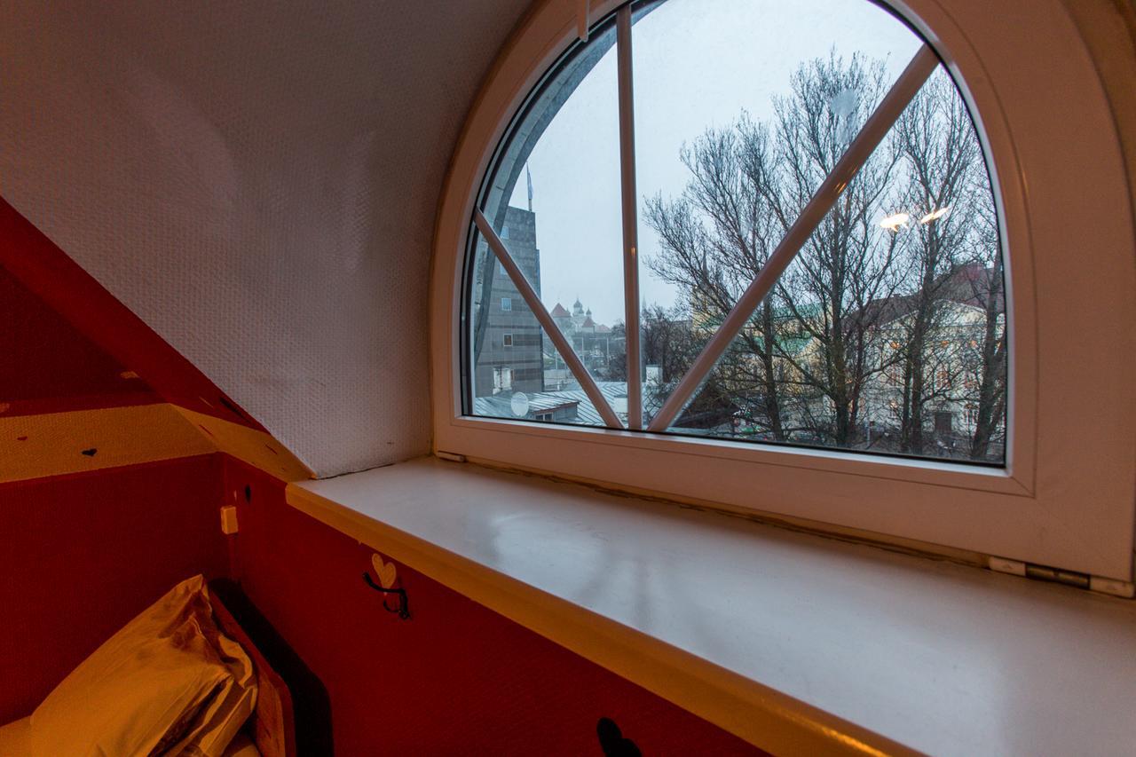The Monk'S Bunk Vandrarhem Tallinn Rum bild